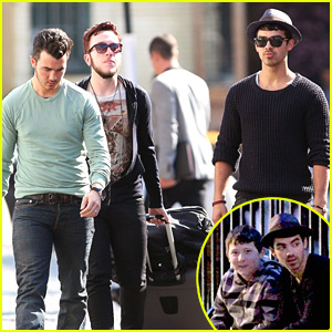 Kevin & Joe Jonas: Pastis Restaurant Lunch