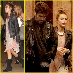 Miley Cyrus: 'Chicago' Theater Outing with Family