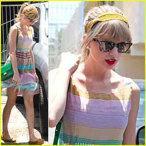 Taylor Swift: Saturday Stripes