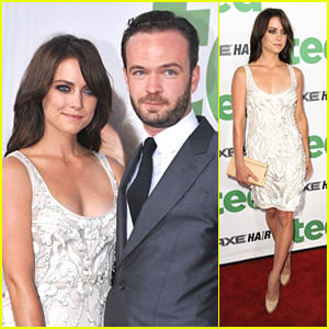 Jessica Stroup: Long Hair at 'Ted' Premiere!