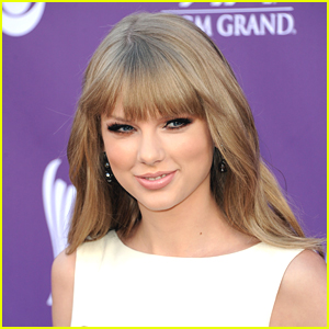 Taylor Swift To Receive Star of Compassion Award!
