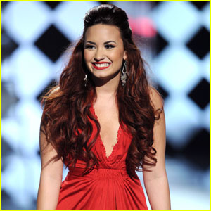 Demi Lovato: Teen Choice Awards Host!