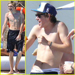 One Direction's Niall Horan: Shirtless at the Pool!