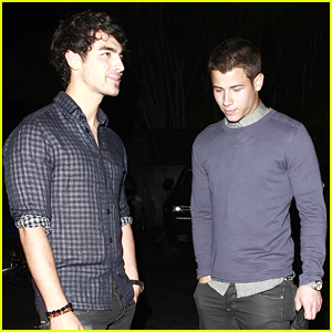 Joe & Nick Jonas: 'Dark Knight Rises' Midnight Showing in Hollywood!