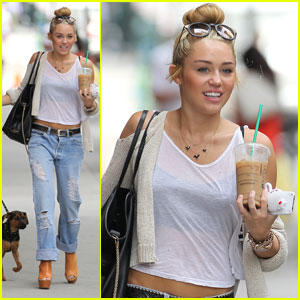 Miley Cyrus: Philadelphia Stroll with Happy!