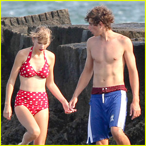 Taylor Swift & Conor Kennedy: Cape Cod Beach Day!