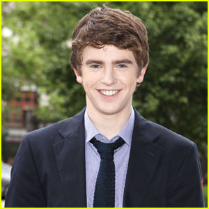 Freddie Highmore Lands The Role of  Serial-Killer-To-Be on 'Bates Motel'