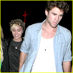 Miley Cyrus: Dad Billy Ray's Concert with Liam Hemsworth