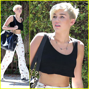 Miley Cyrus: Studio Stop