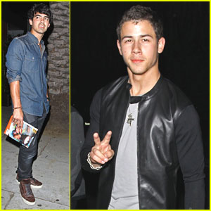 Jonas Brothers: Street Restaurant Studs