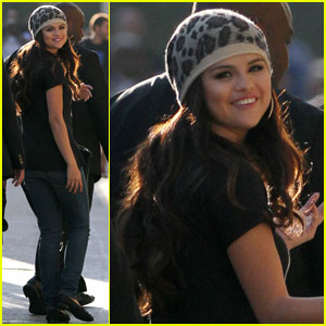 Selena Gomez 'Jimmy Kimmel' Smiles!