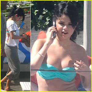 Selena Gomez: Poolside Pretty