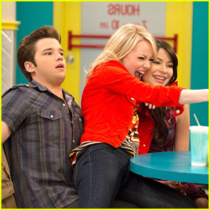 Emma Stone on 'iCarly' -- FIRST LOOK!