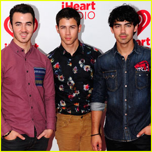 Jonas Brothers: 'Meet You in Paris' Sneak Peek - Listen Now!