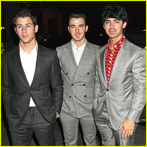 Jonas Brothers: Darby Restaurant Dinner