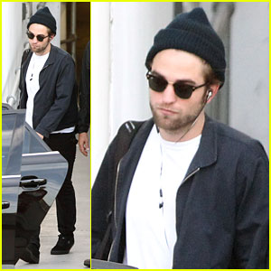 Robert Pattinson: Breaking Dawn Fan Event Tomorrow!