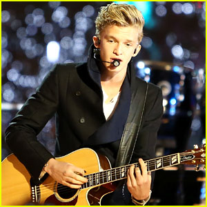 Cody Simpson: L.A. LIVE Holiday Tree Lighting!