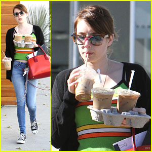 Emma Roberts: Iced Coffee Pick Up