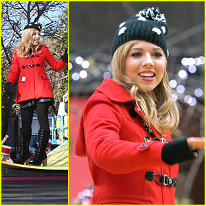 Jennette McCurdy - Macy's Thanksgiving Day Parade 2012