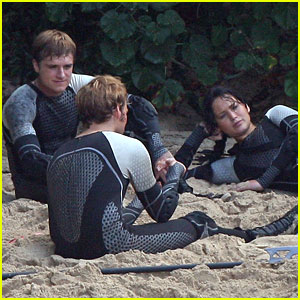 Jennifer Lawrence & Josh Hutcherson: 'Hunger Games' Beach Scenes