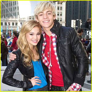Ross Lynch & Olivia Holt: The Magnificent Mile Light Festival in Chicago!