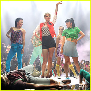 Taylor Swift: 'I Knew You Were Trouble' at the Aria Awards 2012
