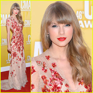 Taylor Swift - CMA Awards 2012