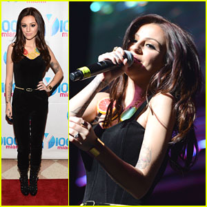 Cher Lloyd: Orange Slice Necklace at Y100's Jingle Ball 2012