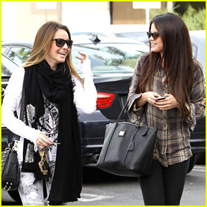 Selena Gomez: Sushi with Samantha Droke