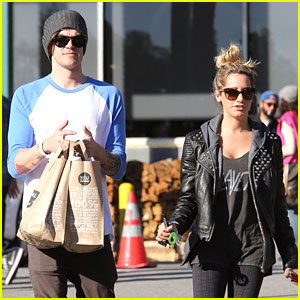 Ashley Tisdale & Christopher French: Whole Foods Stop