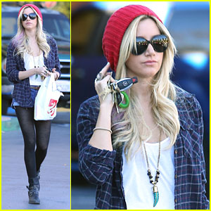 Ashley Tisdale: Rite Aid Stop Before Road Trip