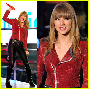 Taylor Swift Performs in Times Square on New Year's Eve!