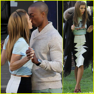 AnnaLynne McCord & Robbie Jones: '90210' Kissing Couple!