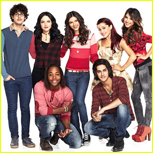 Cast of Nick's Victorious Including Ariana Grande and Victoria Justice  Reunited with Onesie Pajama Party