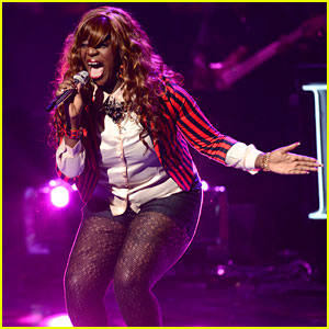 American Idol: Zoanette Johnson Performs - Watch Now!