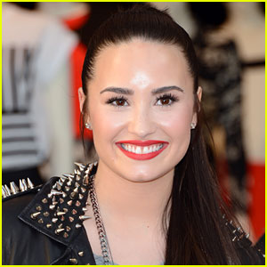 Demi Lovato: I Just Met My Older Half-Sister!