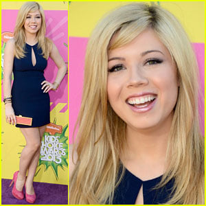 Jennette McCurdy - Kids Choice Awards 2013 Red Carpet