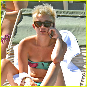 Miley Cyrus: Palm Desert Pool Time