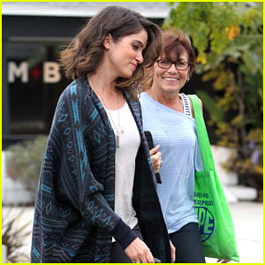 Nikki Reed: Spa Day with Mom Cheryl