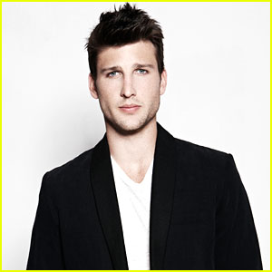 Parker Young: Leaving 'Suburgatory' for 'Enlisted'?