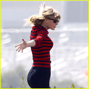 Taylor Swift: Trampoline Fun!