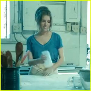 Anna Kendrick: 'Cups' Video -- Watch Now!