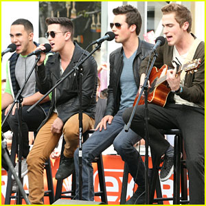 Big Time Rush Performs at The Grove!