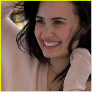 Demi Lovato: Makeup-Free at 'People' Photo Shoot