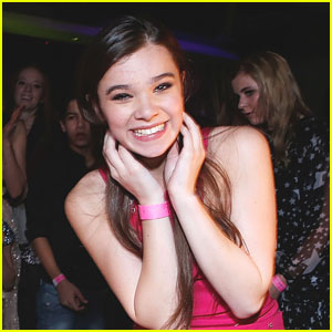 Hailee Steinfeld is 'Barely Lethal'