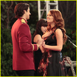 Debby Ryan Performs on an All-New 'Jessie'!
