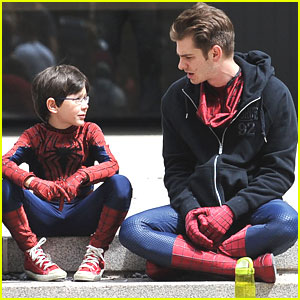 Andrew Garfield Films With Mini-Me 'Spider-Man'