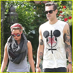 Ashley Tisdale & Christopher French: Walk Around The Block