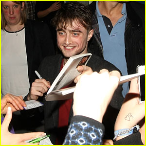 Daniel Radcliffe: Fan Friendly in London!