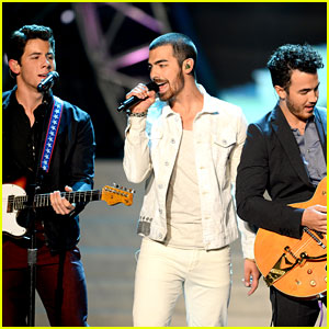 Jonas Brothers: Miss USA Competition Performance - Watch Now!